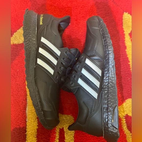 Adidas Ultra Boosts Size 9.5 - NO OG Box, can provide replacement. Lightly worn. - Picture 9 of 12